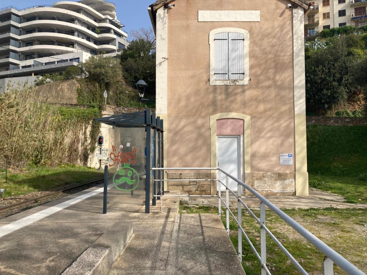 Mountain View & Sea View Location Chambre Individual 1 Sur 3 Chambres Dispo Avec Climes Mais Salle De Bain Et Salon En Commune Bastia  Luaran gambar