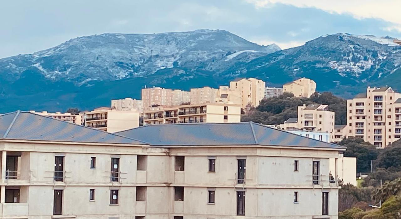Mountain View & Sea View Location Chambre Individual 1 Sur 3 Chambres Dispo Avec Climes Mais Salle De Bain Et Salon En Commune Bastia  Luaran gambar